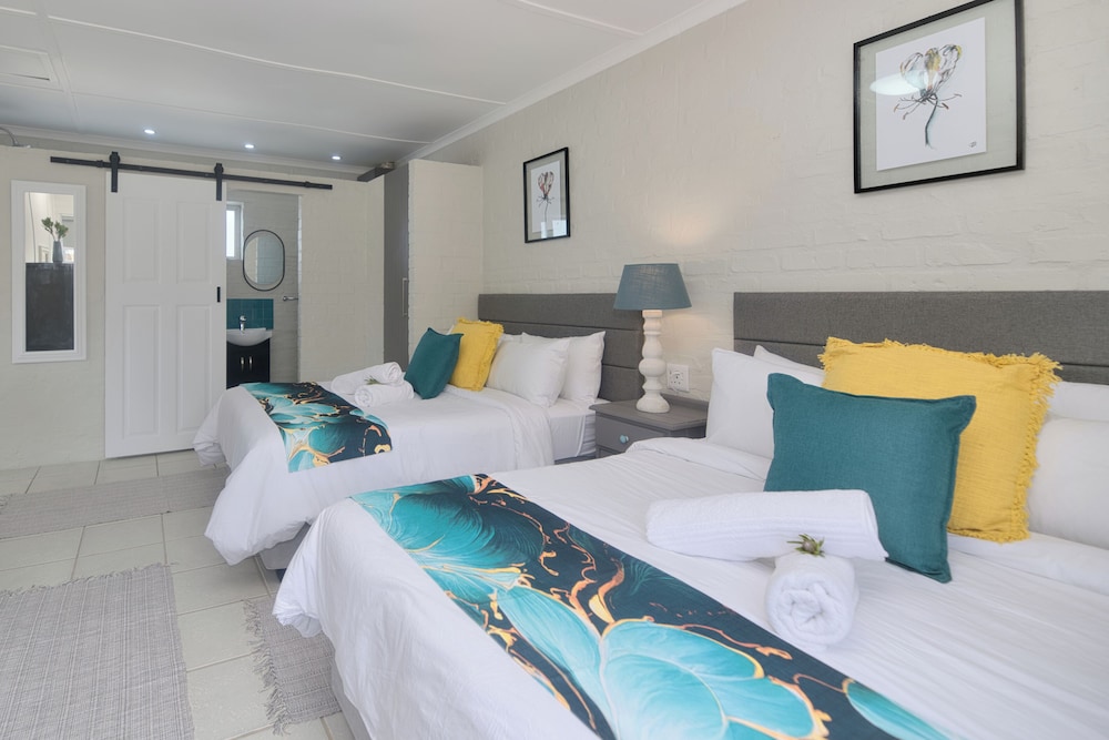 Land's Edge Struisbaai 10/33