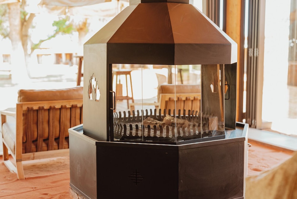 Kalahari Anib Lodge 12/71