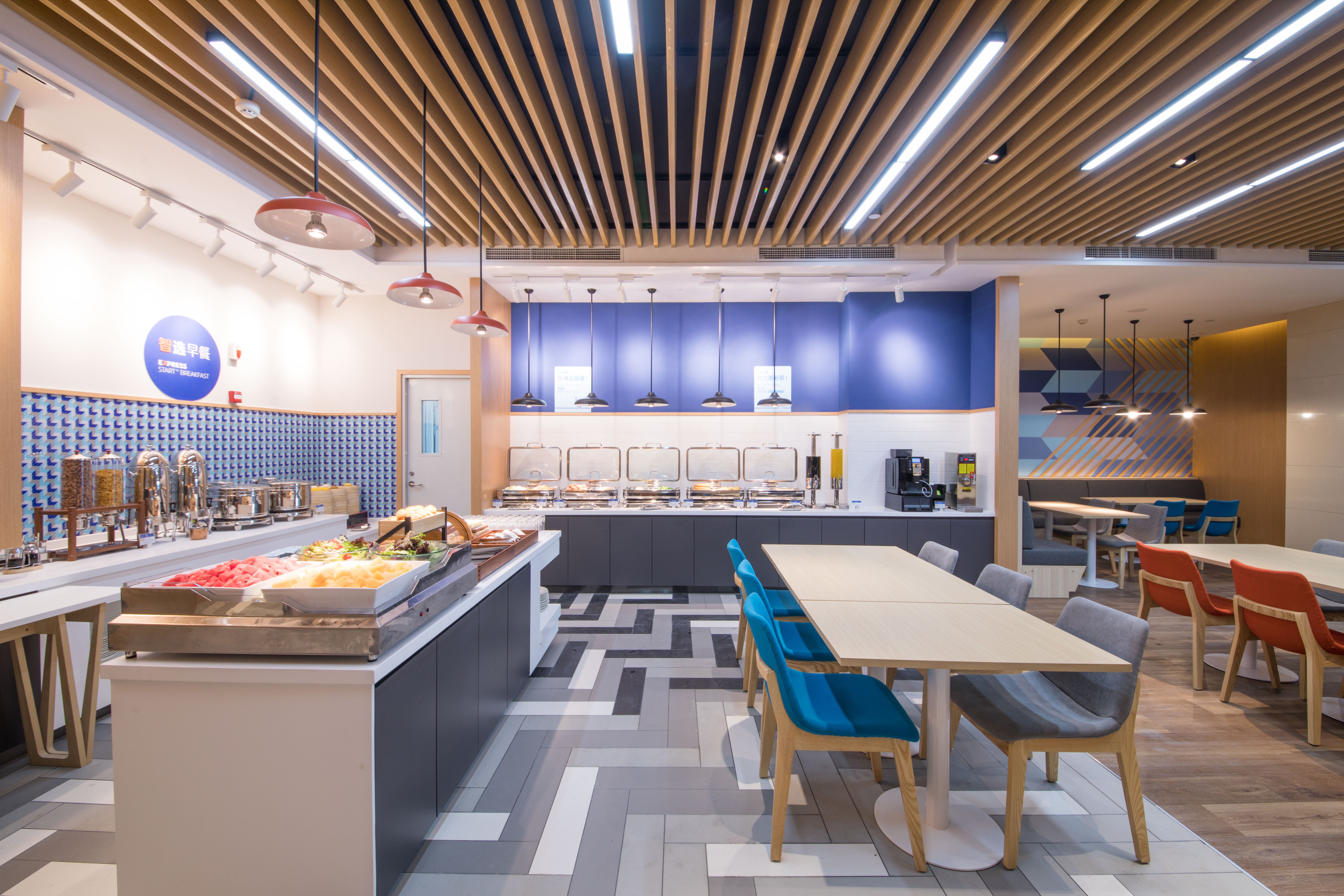 Holiday Inn Express Shanghai Jiading Center 16/30