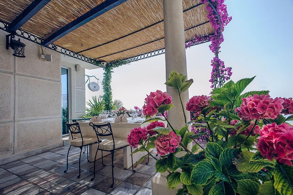 Hotel Azimut 5/50