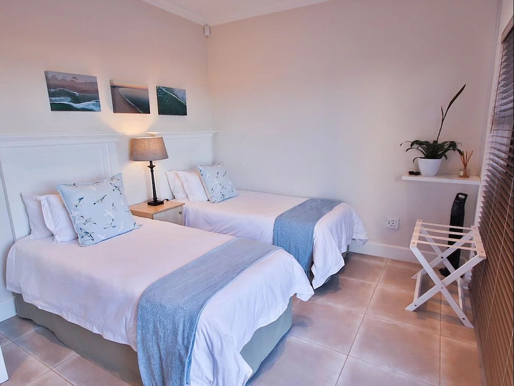 Jeffreys Bay Luxury Apartments 6/41