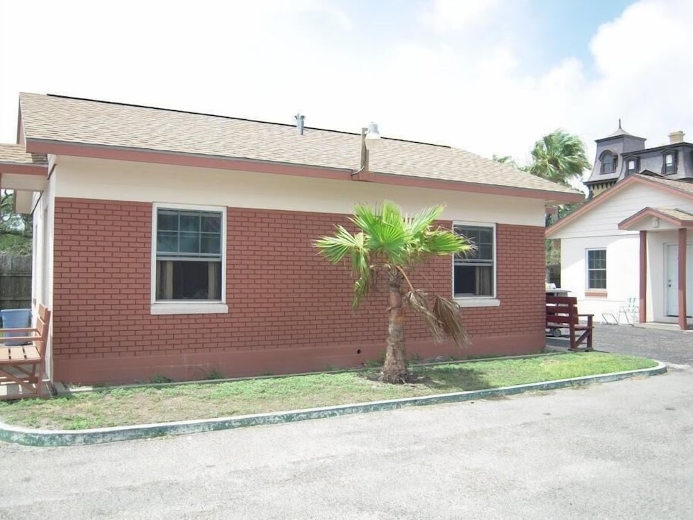 Bayfront Cottages 1/28