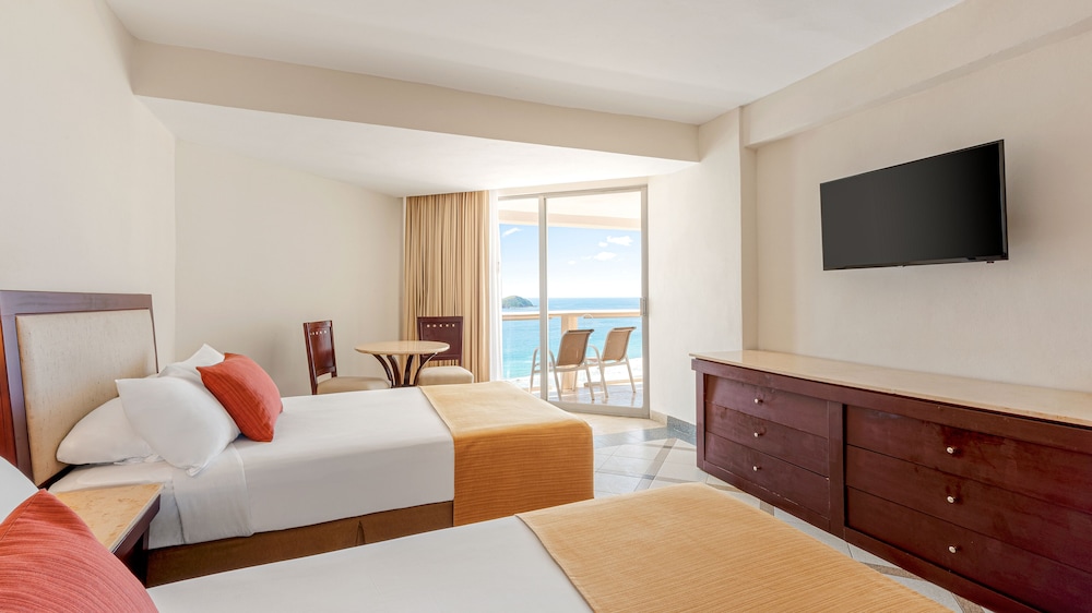 Park Royal Beach Ixtapa All Inclusive 51/69
