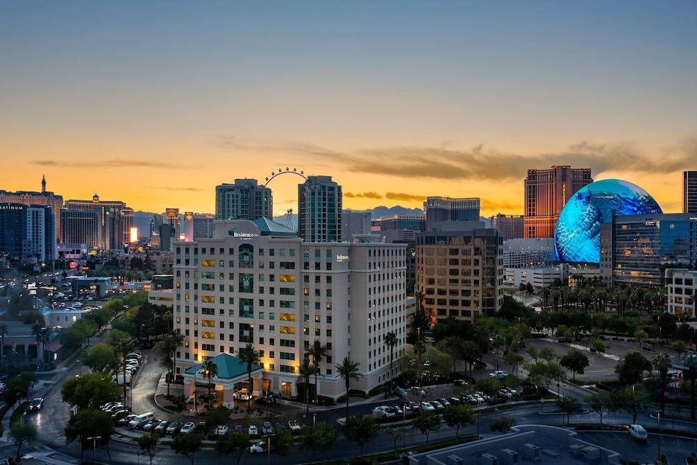 Residence Inn Las Vegas Hughes Center 6/48
