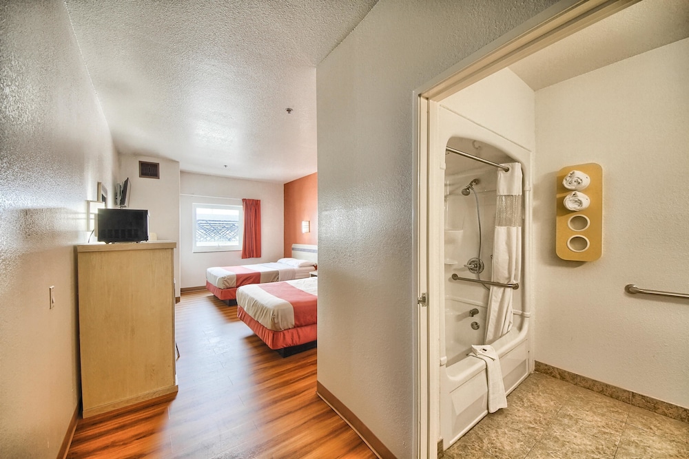 Motel6 Mission, TX 30/49