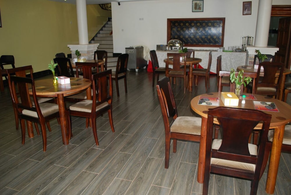 Cephas Inn 62/66