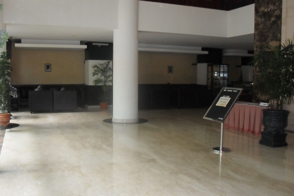 Gran Central Hotel Manado 12/45