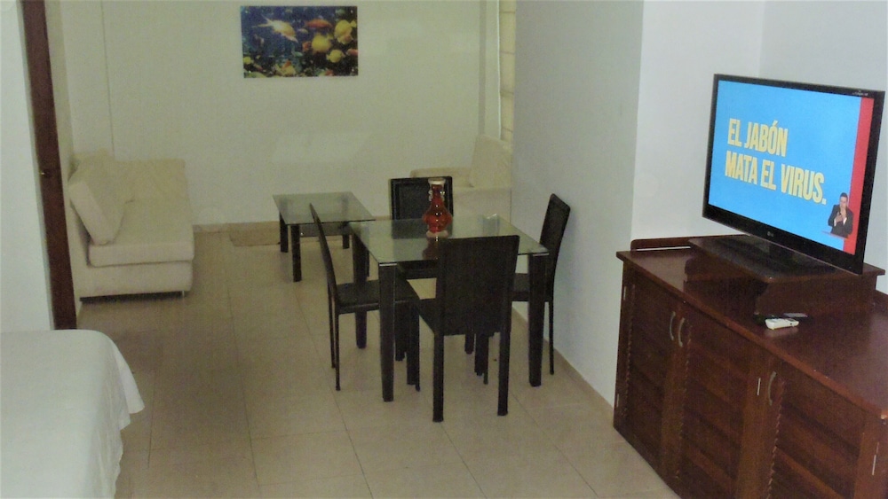 Coral Reef Hotel 46/58