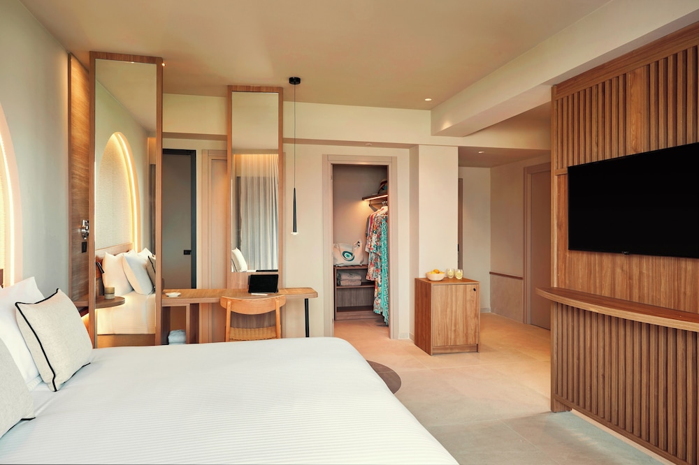 JUNIOR SUITE, DELUXE, FAMILY, SEA VIEW