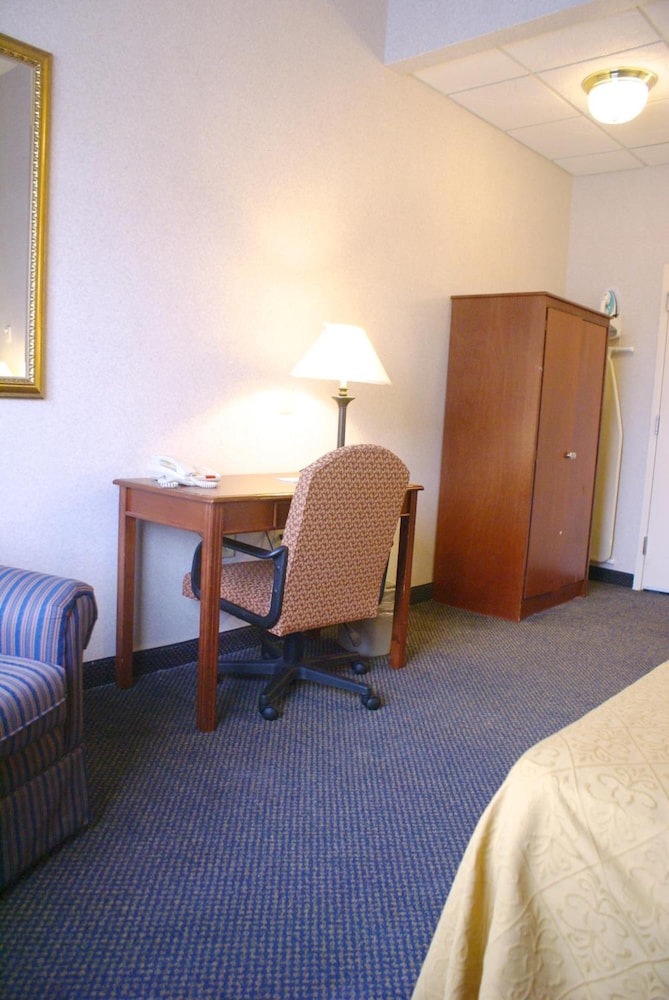 Raritan Hotel 26/34