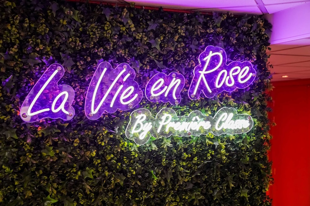PREMIERE CLASSE PARIS OUEST PONT DE SURESNES 37/55