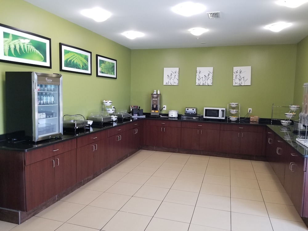Sleep Inn Suites Gulfport 3/34