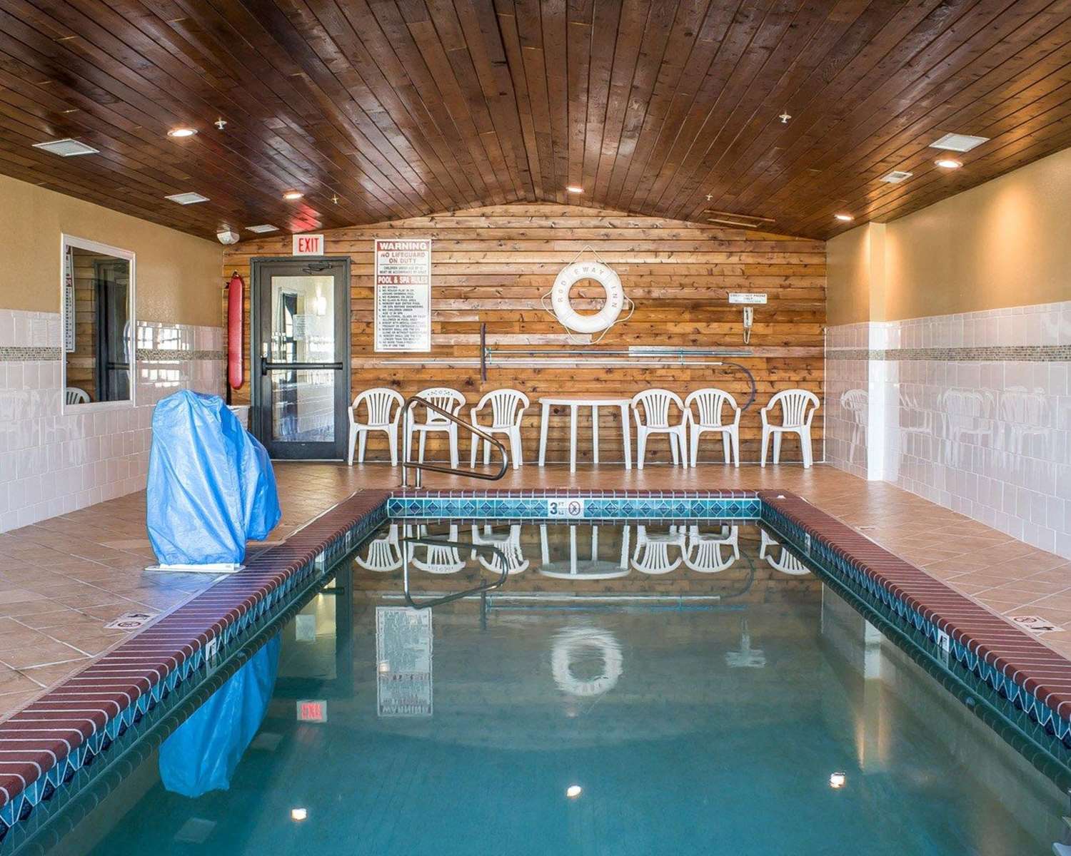 Rodeway Inn & Suites near Okoboji Lake 19/35