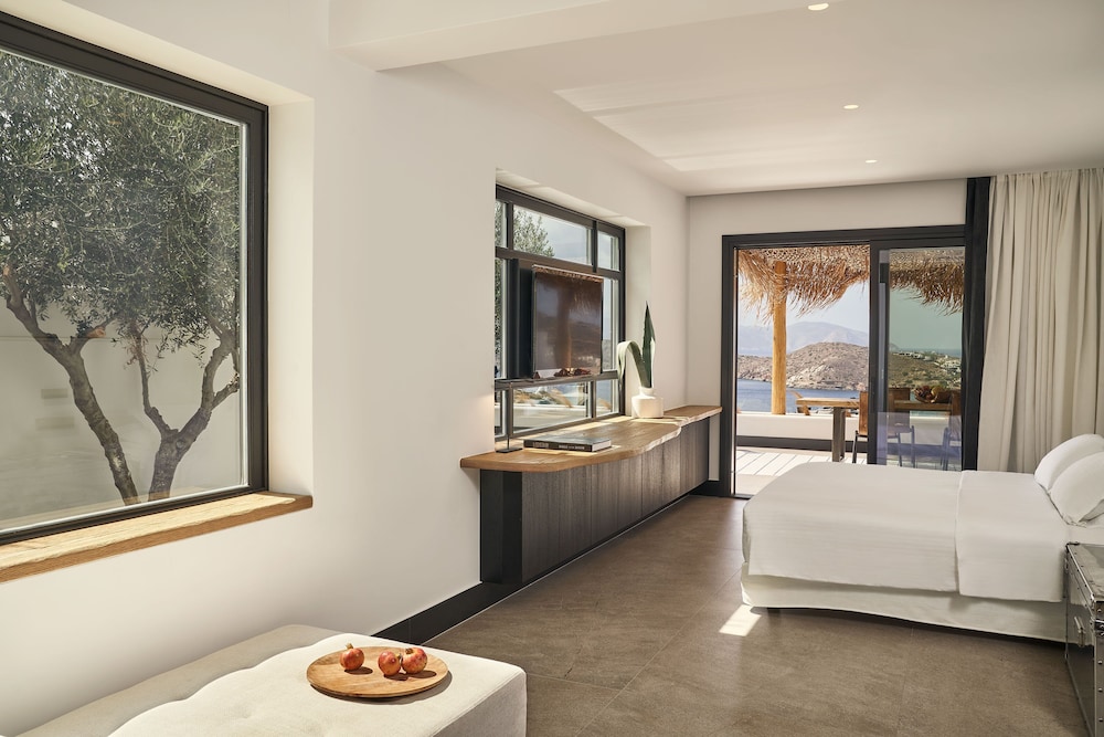 Liostasi Hotel And Suites 11/50