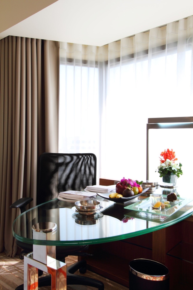 Centara Grand At Central Plaza Ladprao Bangkok 60/82