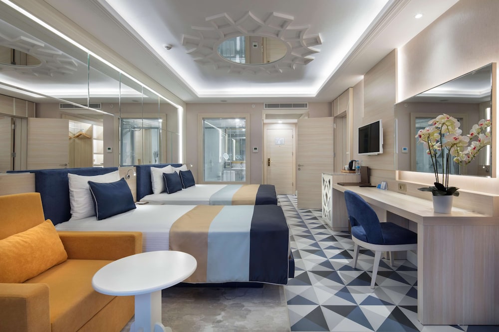 Granada Luxury Beach 30/50