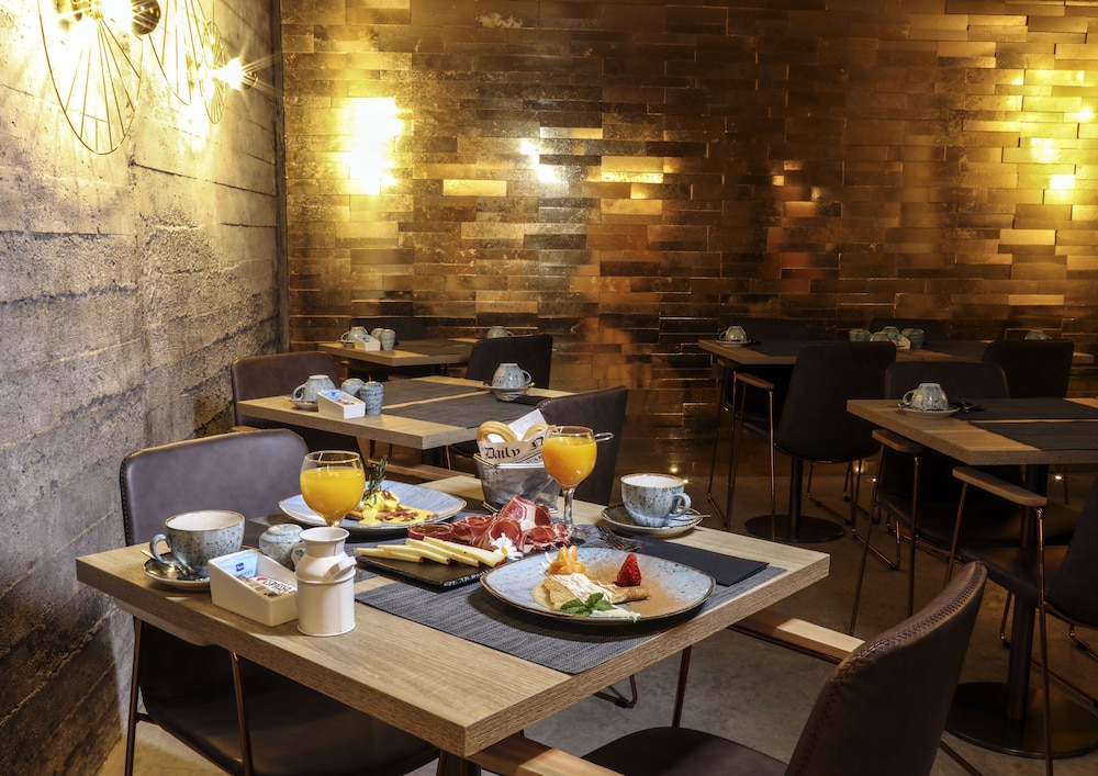 BLUESEA Design Plus Bex Hotel 52/67