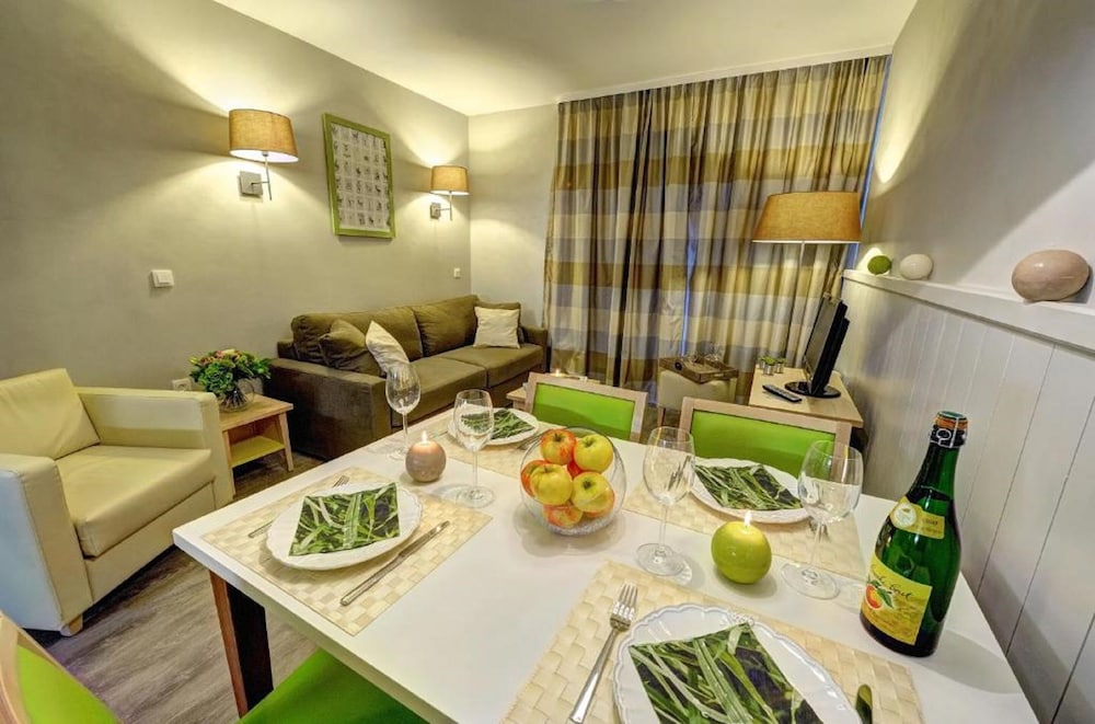 BO Resort & Spa 38/58
