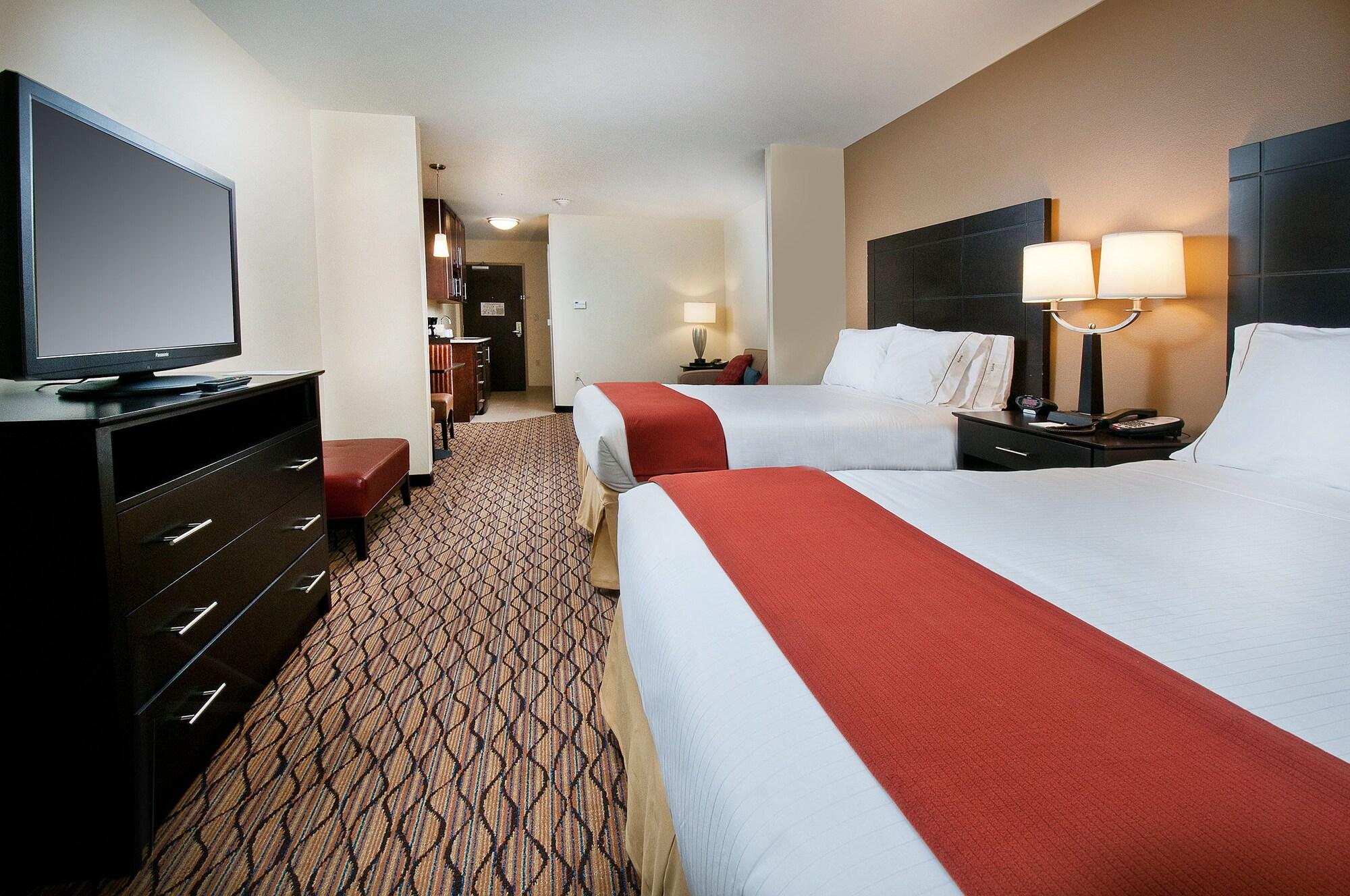Suite, Multiple Beds