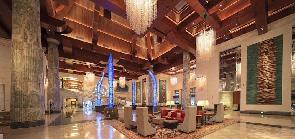 Hilton Qingdao Golden Beach 39/58