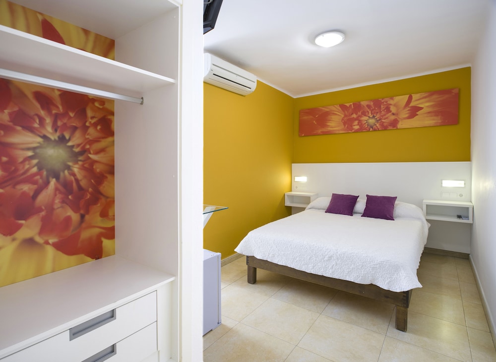 Hostal Costa Blanca 14/32