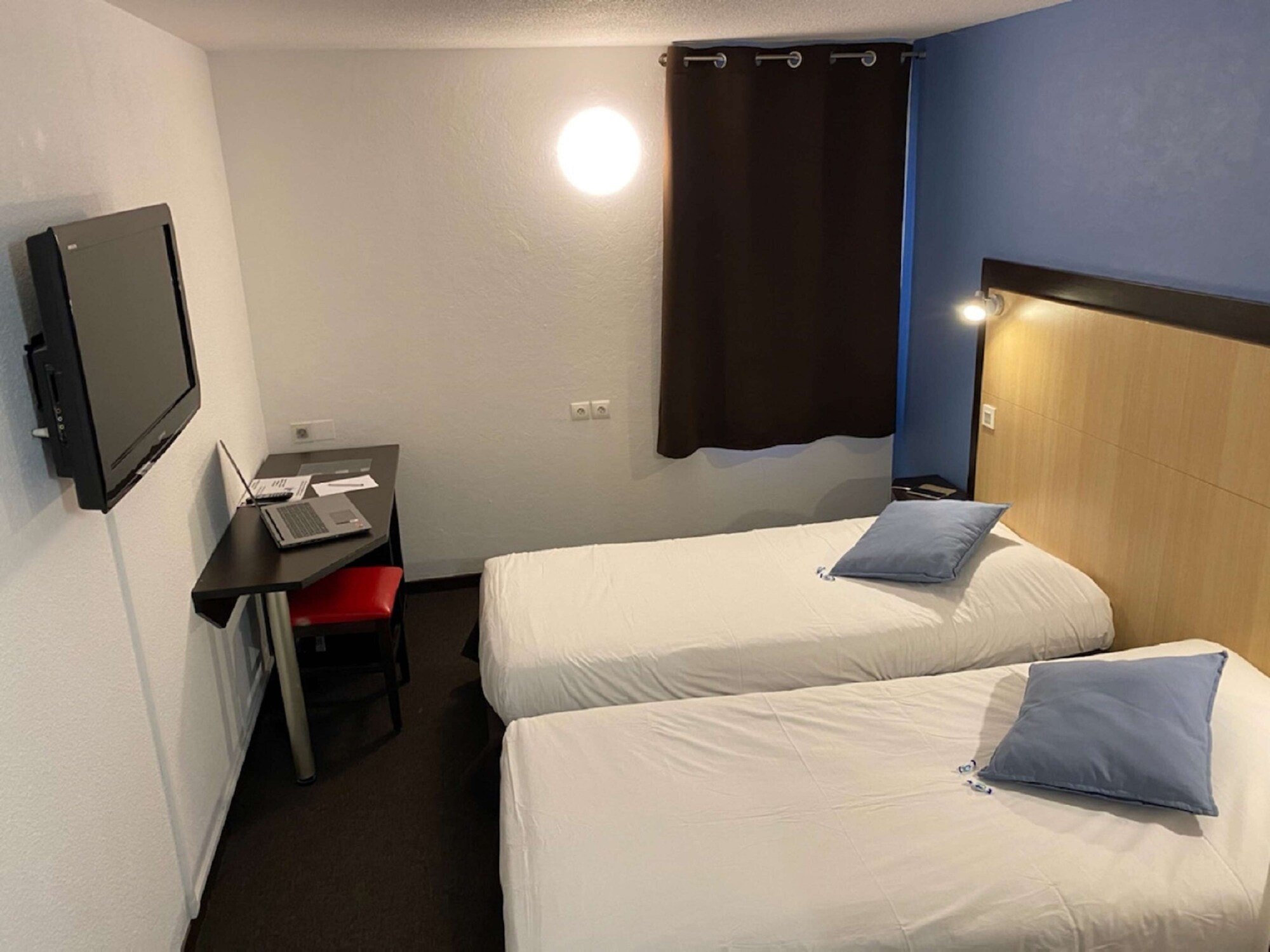 Standard, Twin Beds
