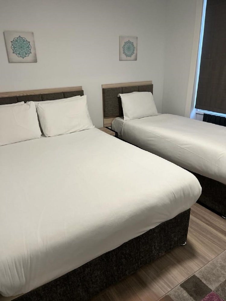 HYDE PARK SUITES 21/55
