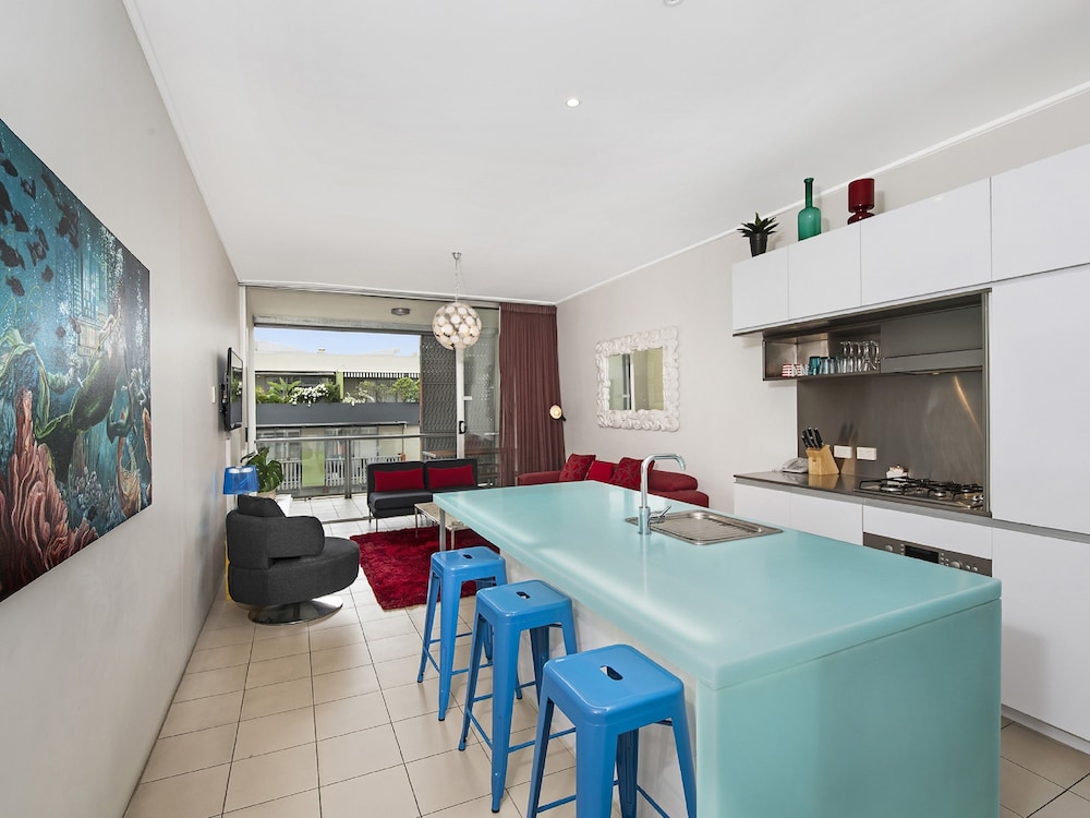 MIRO APARTMENTS 51/71