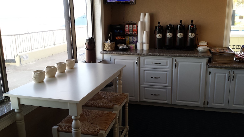 Shoreline Island Resort Exclusively Adult 30/50