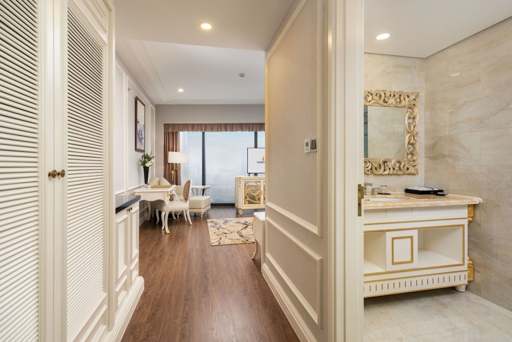 Sheraton Hai Phong 38/40