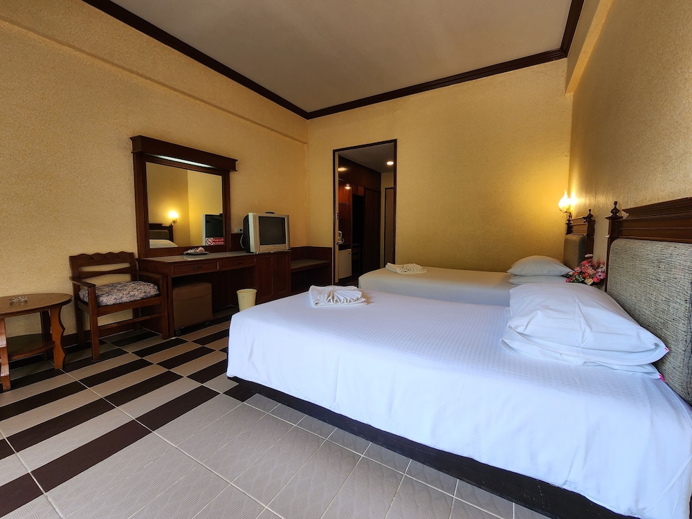DELUXE, TWIN BEDS