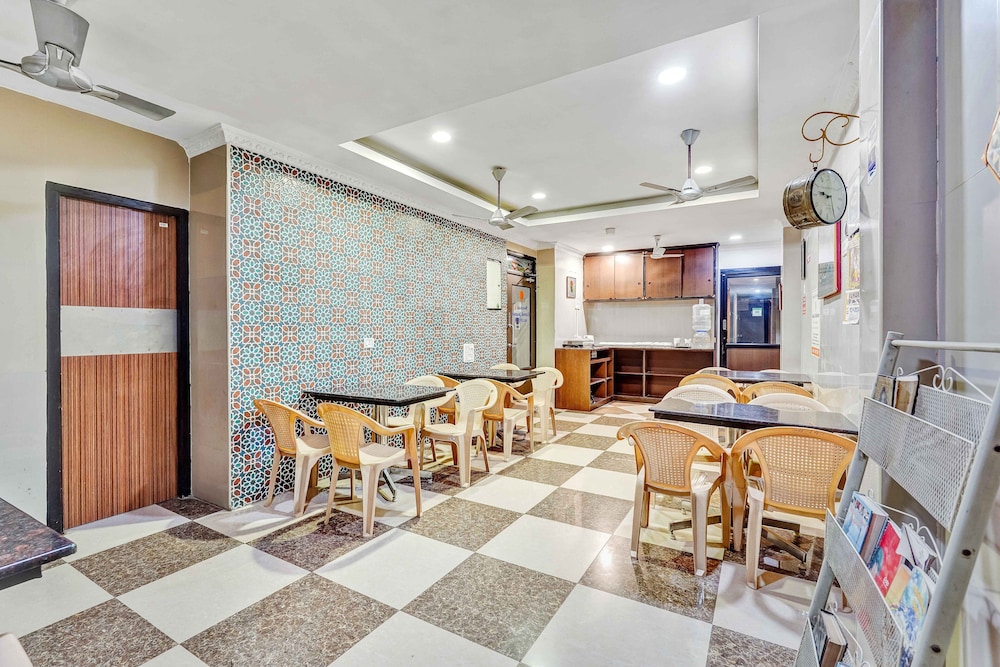 Season 4 Guest House 28/32