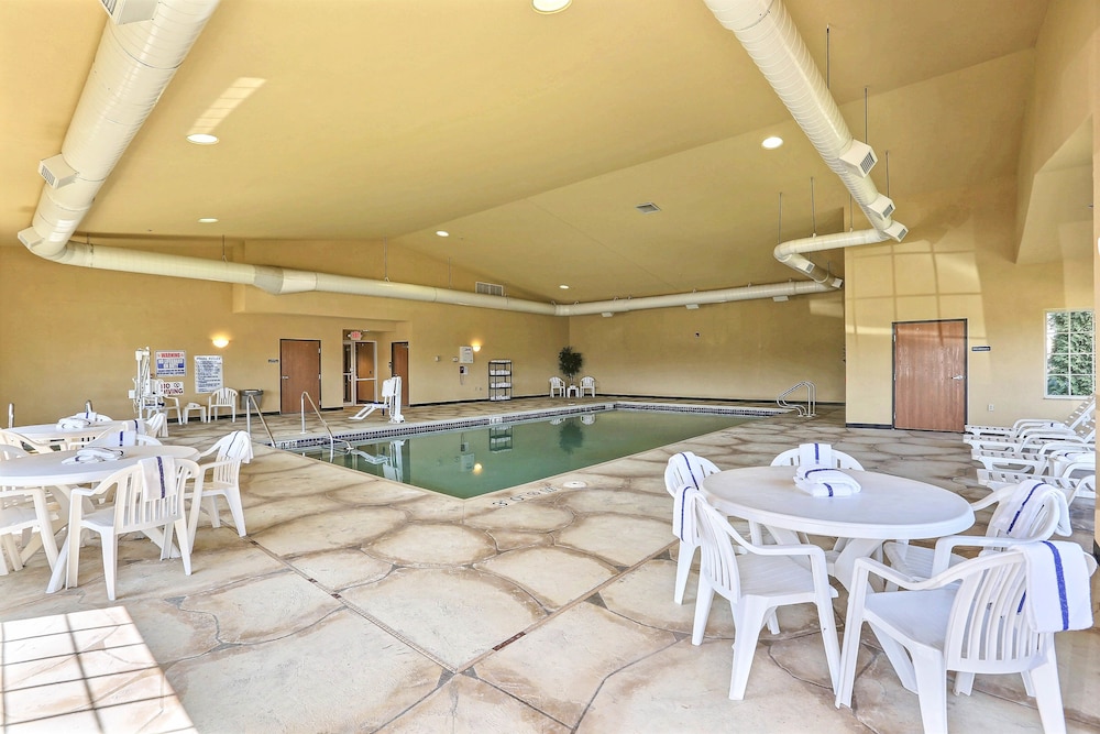 Boarders Inn Amp Suites 46/63