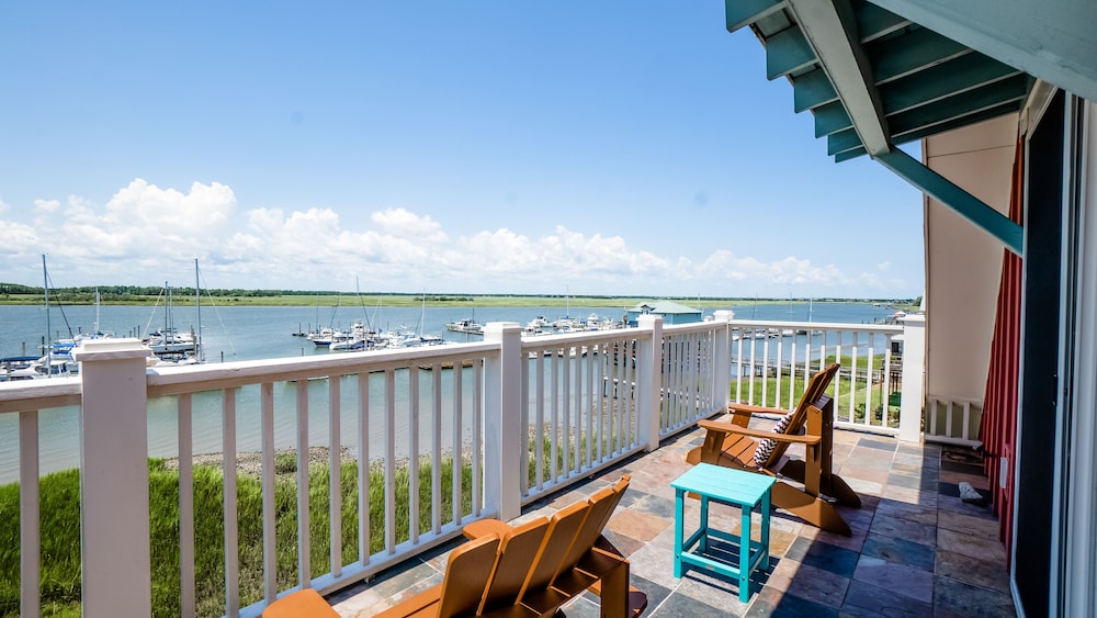 Regatta Inn 3/64