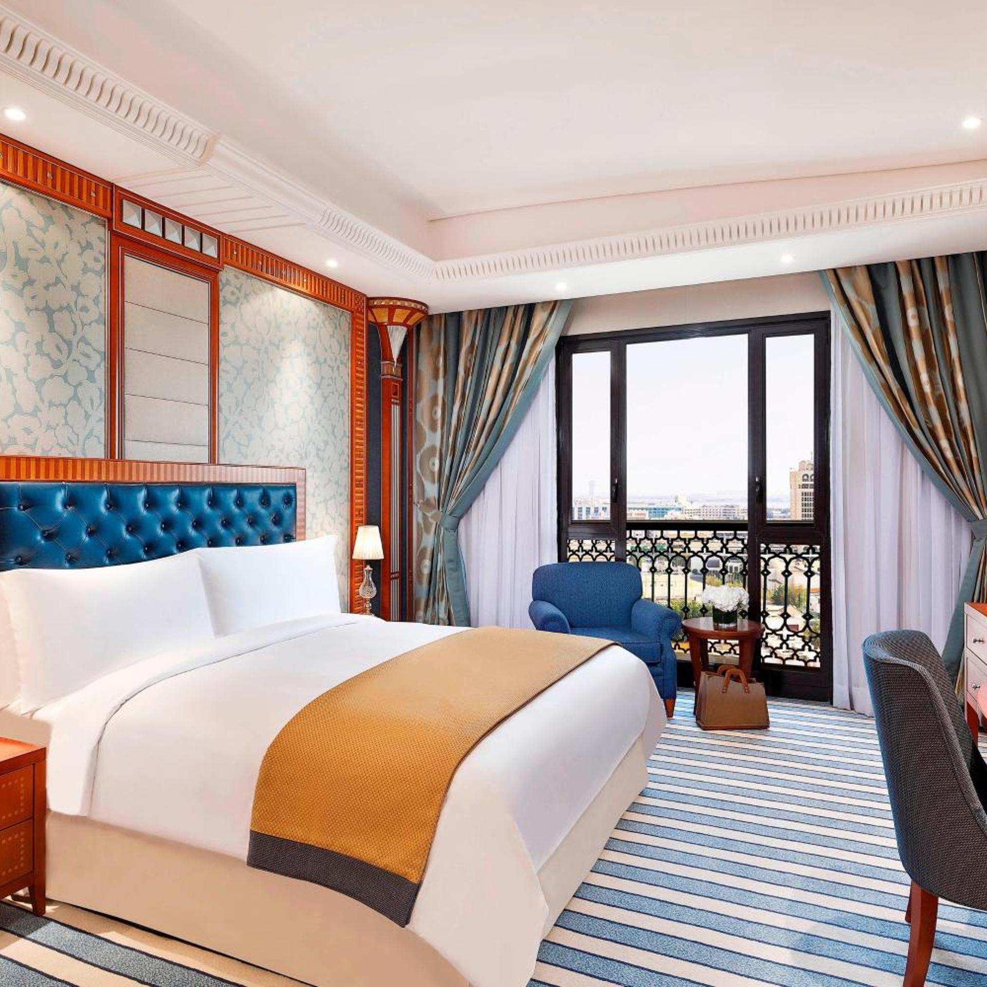 Club, King Bed, City View, Club Lounge Access