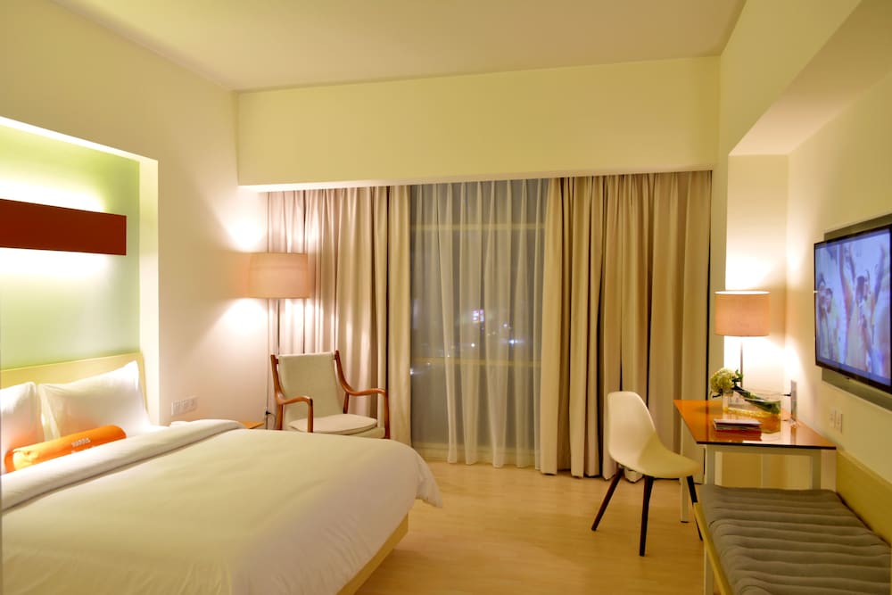 HARRIS Hotel & Conventions Bekasi 16/47