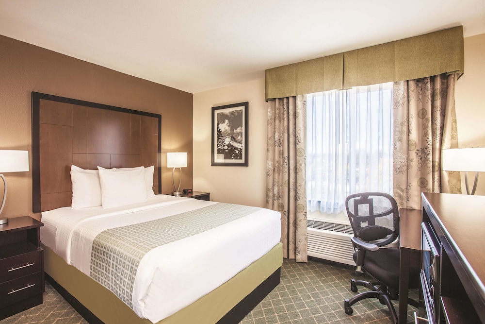 La Quinta Inn & Suites by Wyndham Portland Airport 11/43