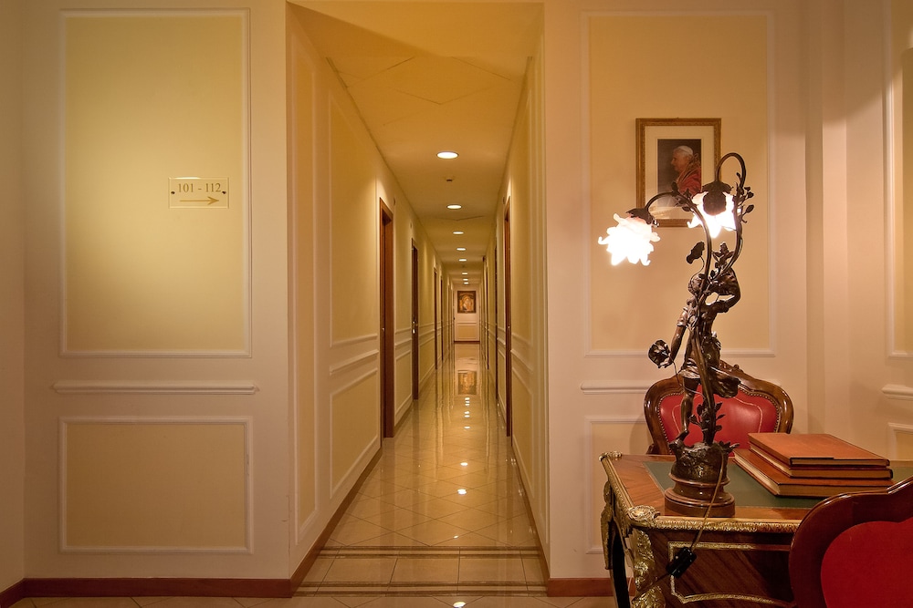 Residenza Paolo VI 44/67