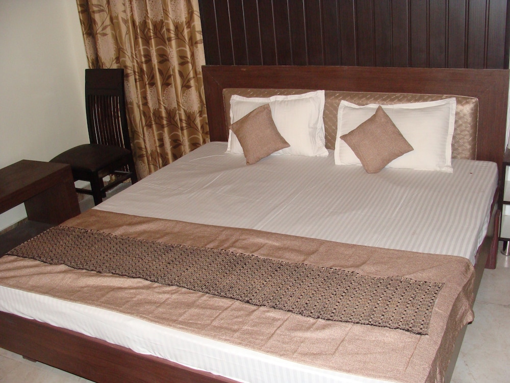 Hotel Abhinandan Grand 9/34