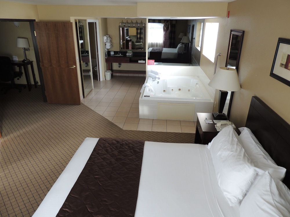 Holiday Inn Express Fallon 25/81