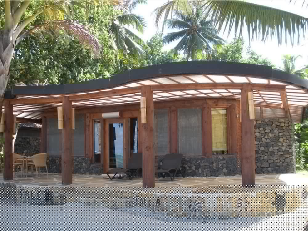 Coconuts Beach Club Resort and Spa in Maninoa