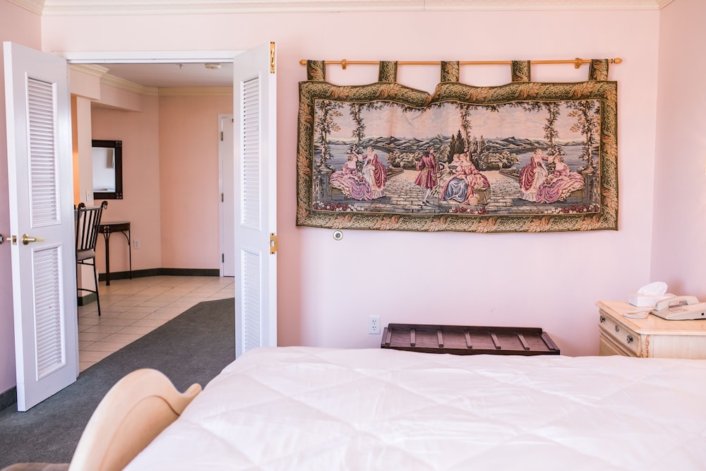 Heritage Inn and Suites Rehoboth Beach 21/72