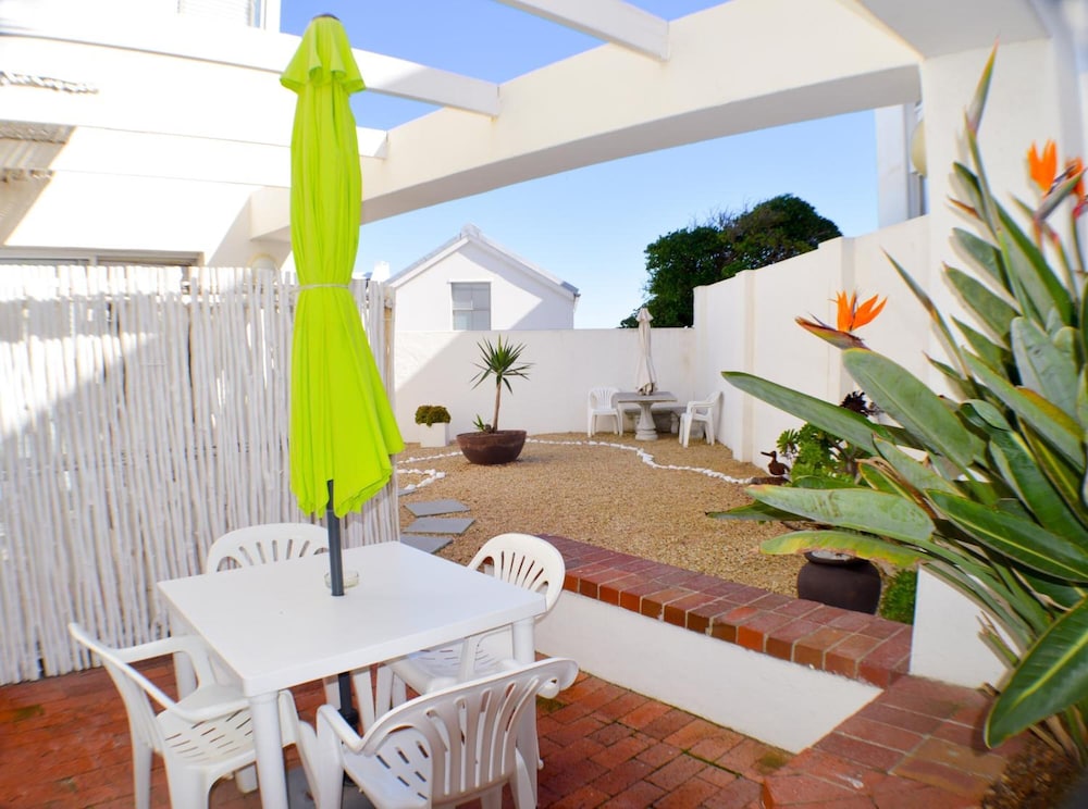 Small Bay Guest House 8/18