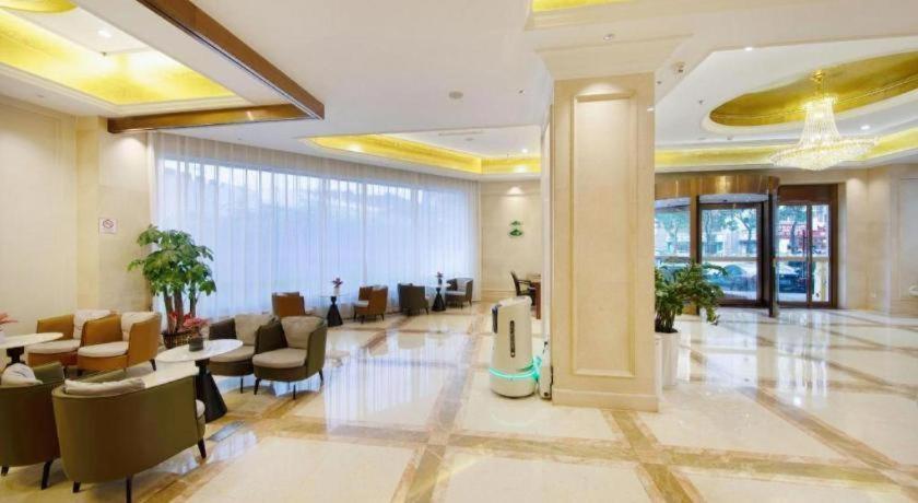 Outsky Hotel 33/50