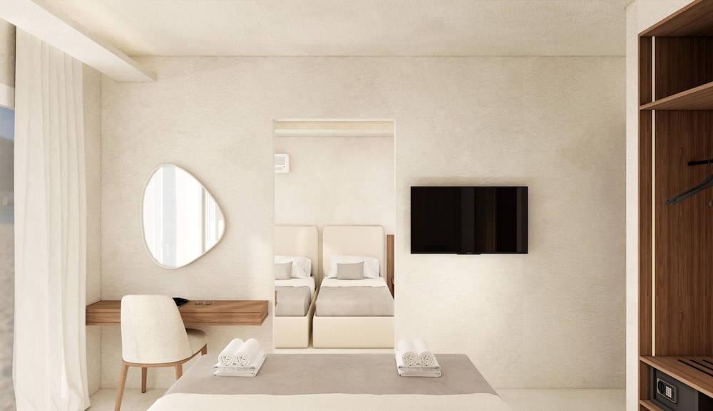 Ilio Mare Beach Hotel by GHH 62/75