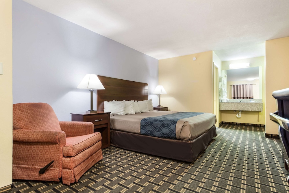 Rodeway Inn Lincoln West - University Area NE 14/42