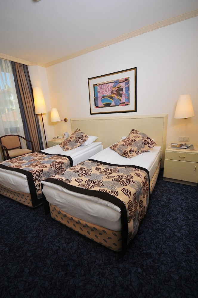 Class Hotel 11/50