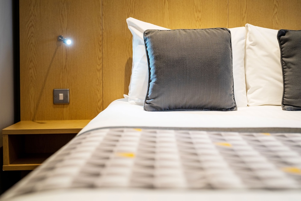 Holiday Inn London Luton Airport 14/64