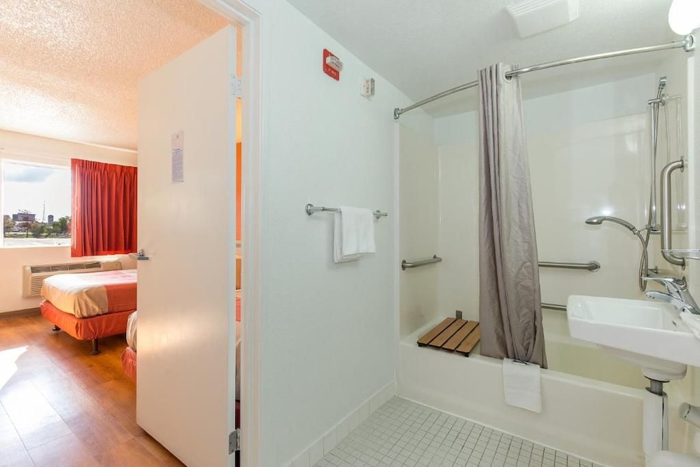 Motel6 Hayward, CA – Silicon Valley Gateway 55/61