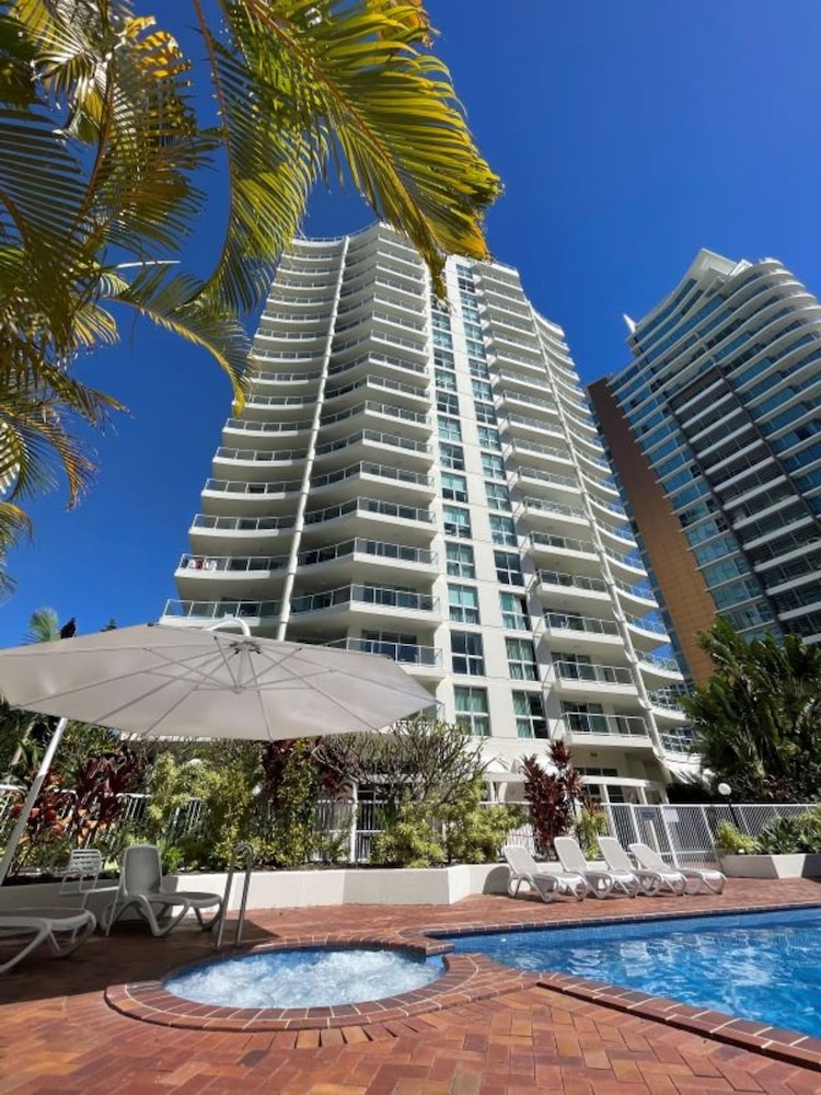 Crest Apartments 7/64